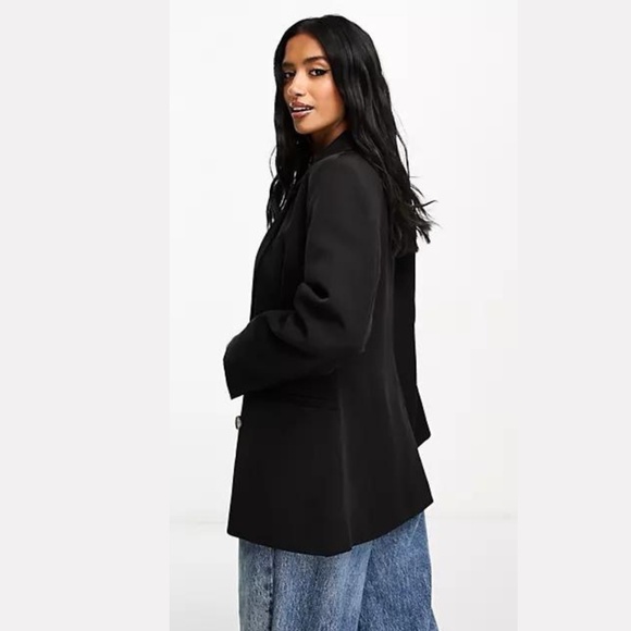 Miss Selfridge Petite Oversized Double Breasted blazer. - Picture 3 of 16